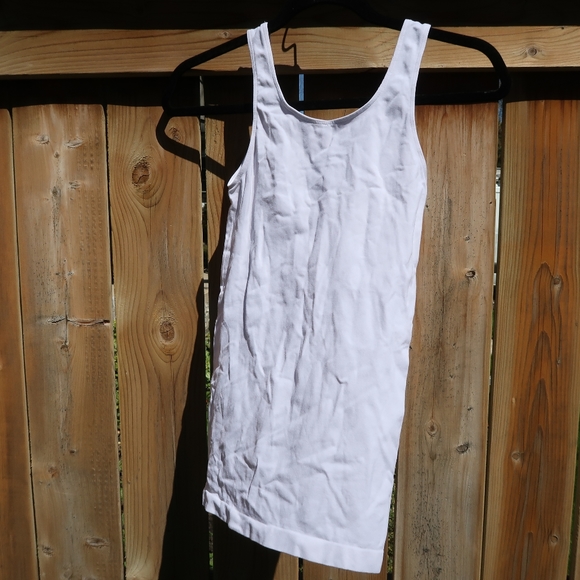 Babaton Bodycon Stretch Tank Top - Picture 3 of 3
